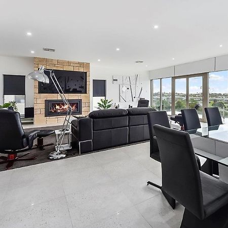 Апартаменти Kennedy Executive Townhouse Маунт-Гамбір Екстер'єр фото